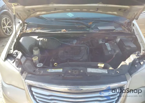 2011 Chrysler Town & Country Touring-L z USA, uszkodzony, nr VIN 2A4RR8DG1BR713009